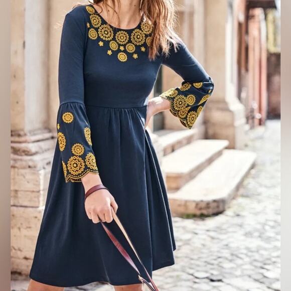Boden Dresses & Skirts - BODEN Brand Emilia Style Navy & Yellow Embroidery Dress Size 6R Bell Sleeves